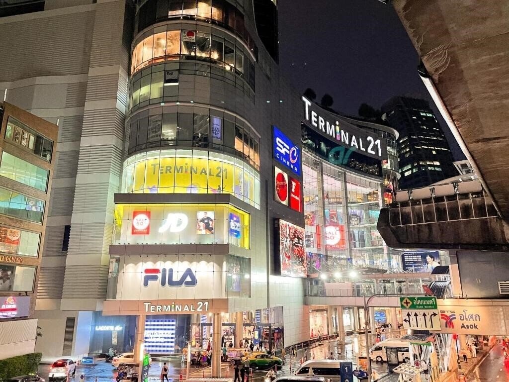 Вид Grand President Hotel 4*