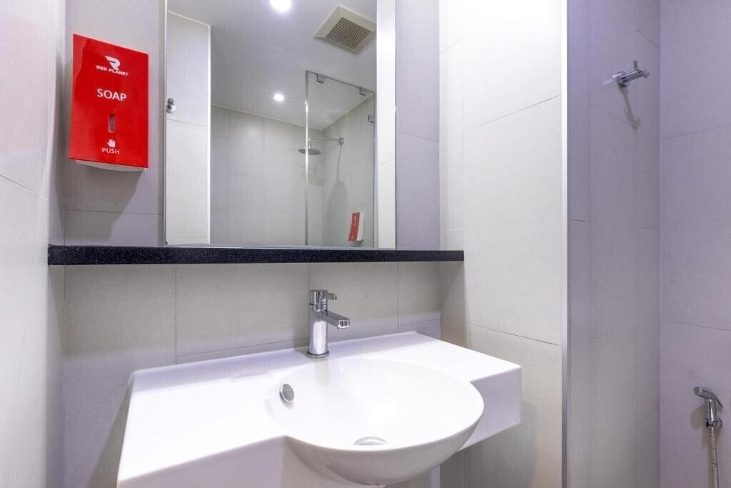 Апартаменты Red Planet Surawong 3*