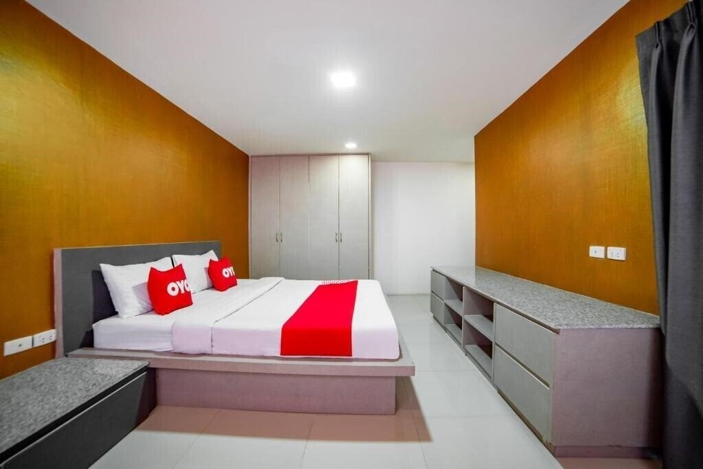 Панорама Int Place Hotel 3*