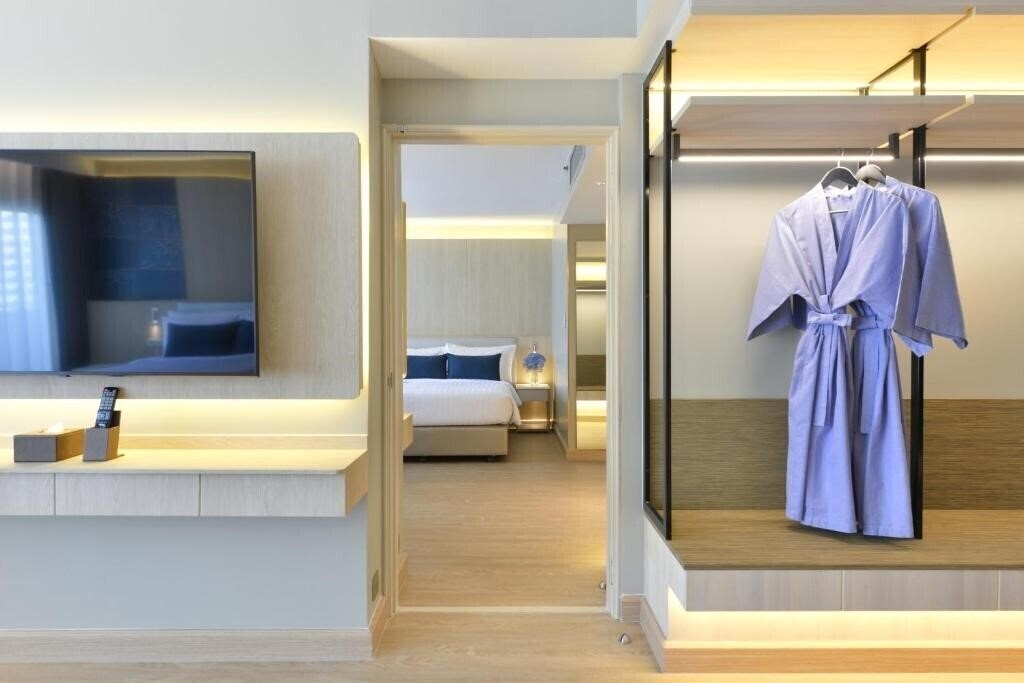 Фотографія Centre Point Plus Hotel Pratunam 4*