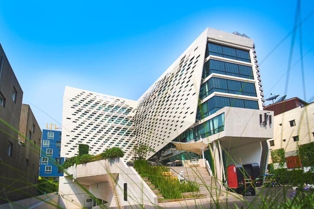 Вид Lit Bangkok Hotel 4*