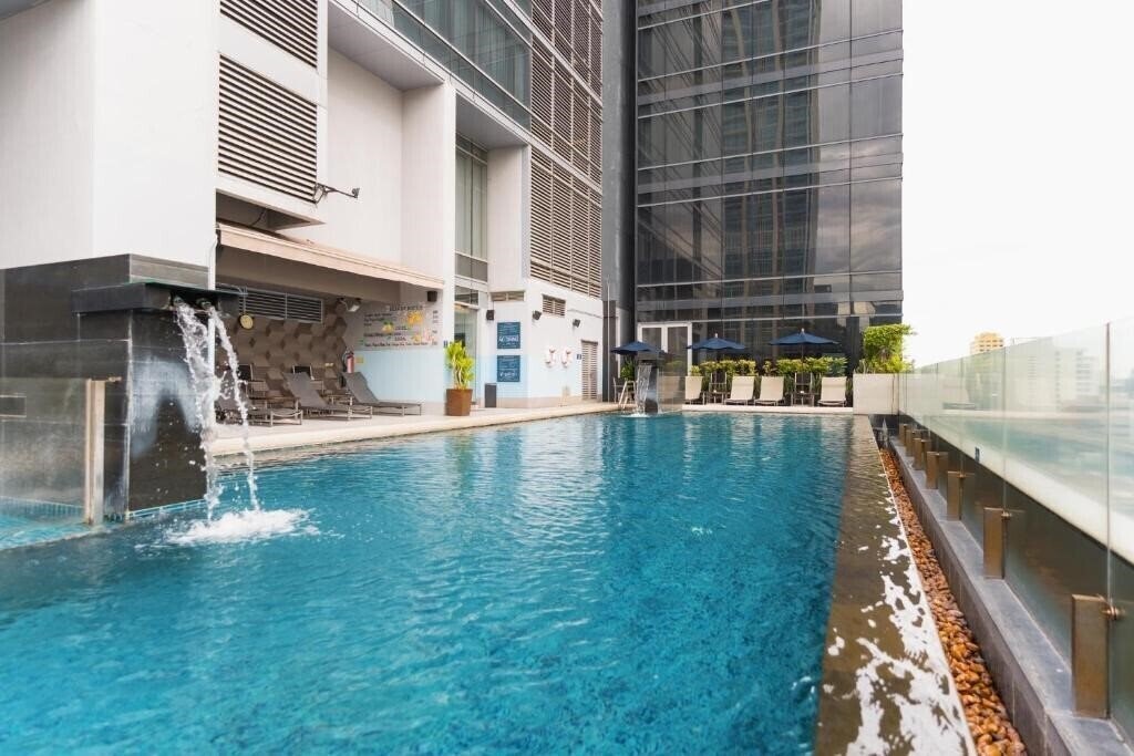 Фото Novotel Bangkok Ploenchit Sukhumvit 4*