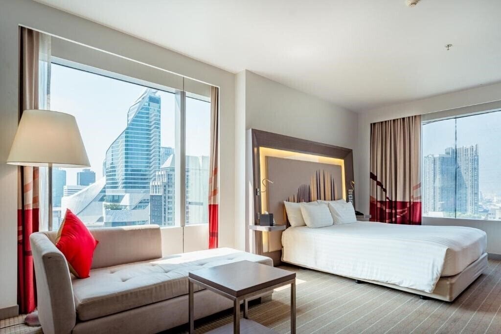 Изображение Novotel Bangkok Ploenchit Sukhumvit 4*