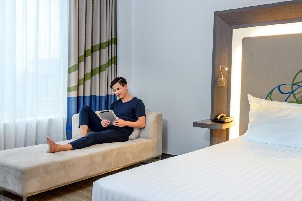 Территория Novotel Bangkok Ploenchit Sukhumvit 4*