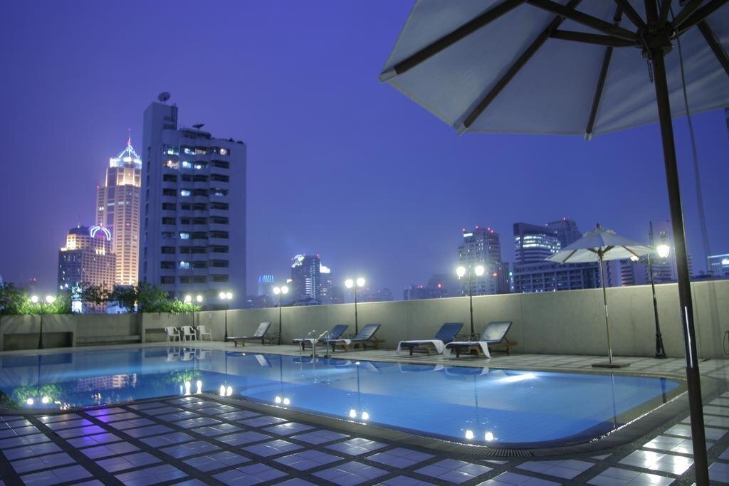 Готель Omni Tower Sukhumvit Nana 4*