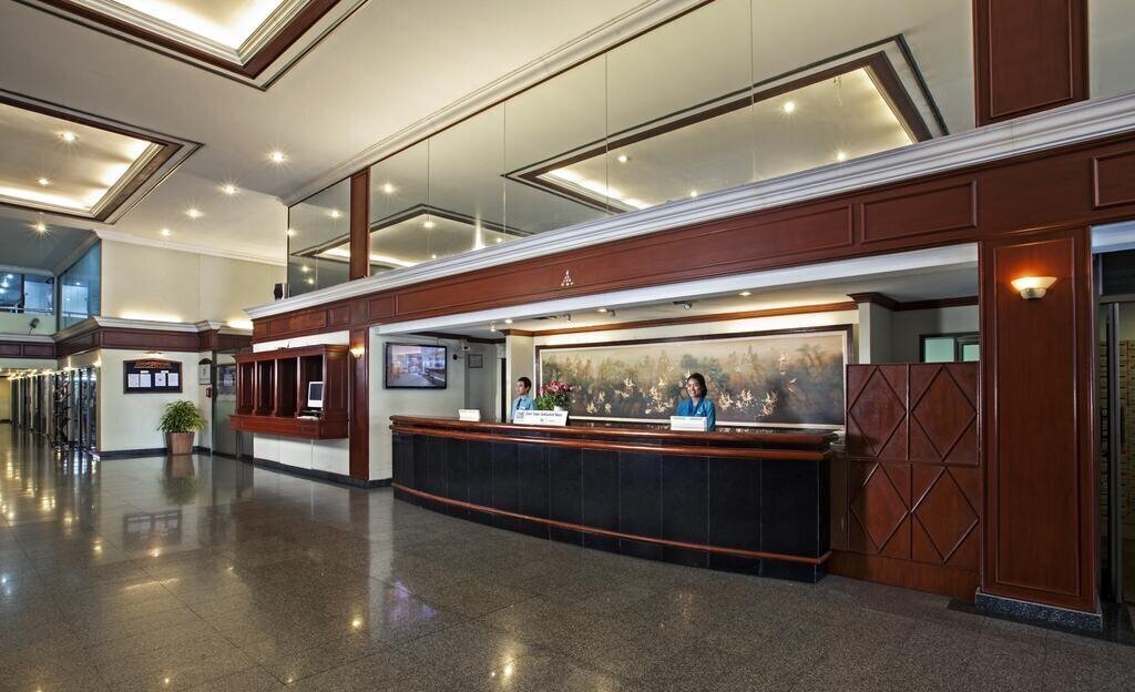 Вид Omni Tower Sukhumvit Nana 4*