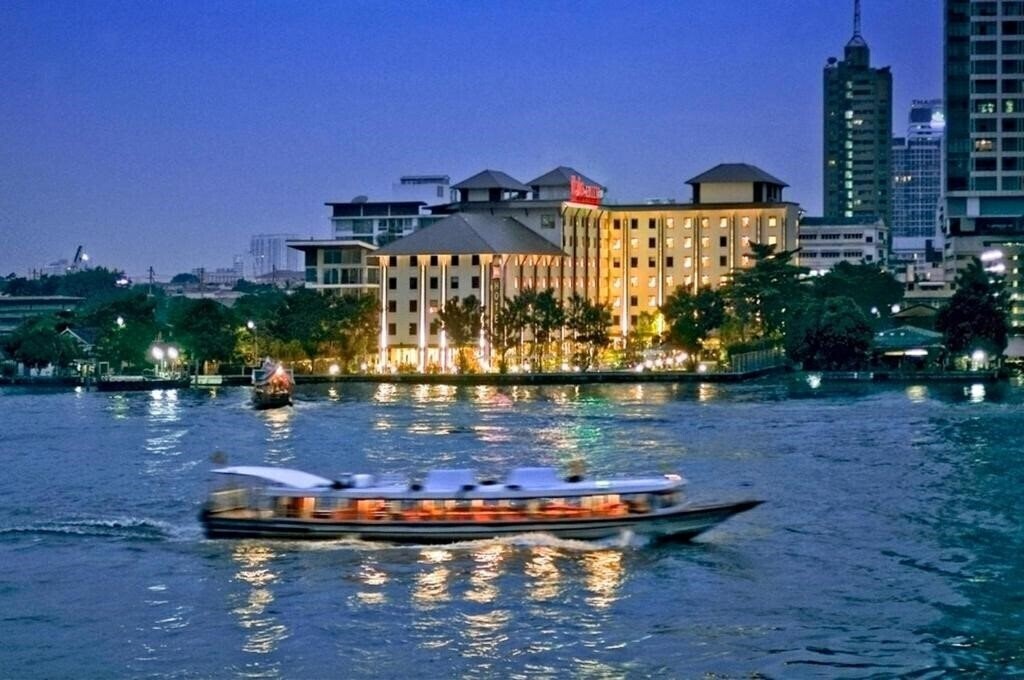 Панорама Ibis Bangkok Riverside 3*