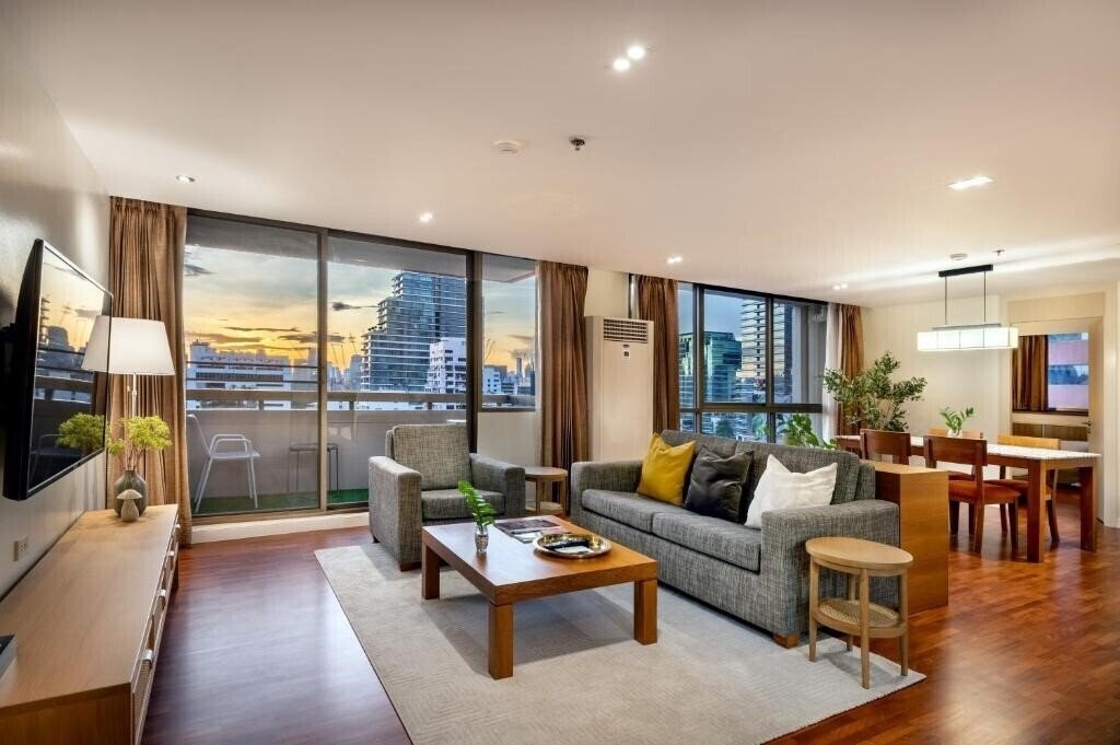 Панорама Bandara Suites Solom 3*