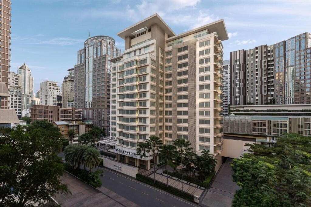 Готель Courtyard Marriott 5*