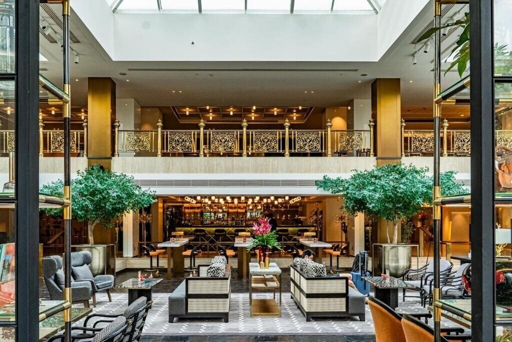 Территория Montien Hotel Surawong Bangkok 4*