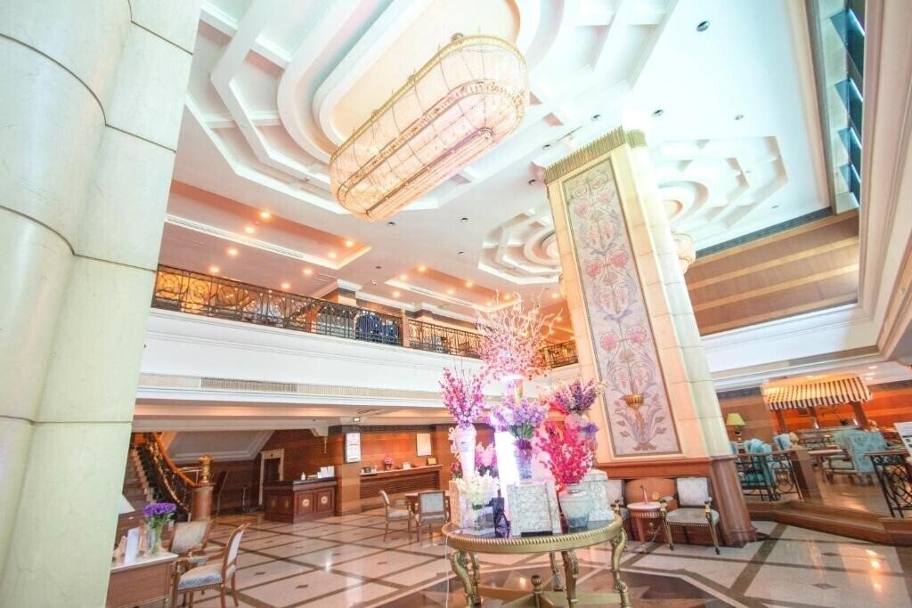 Вид Golden Tulip Sovereign 5*