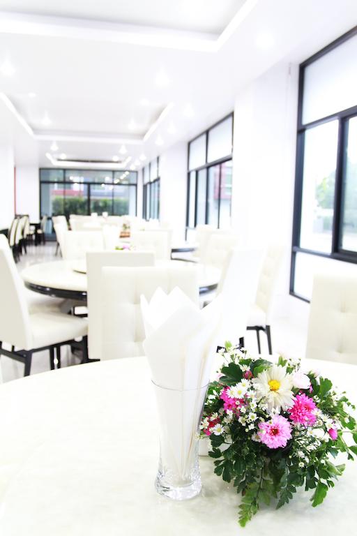 Вид 101 Holiday Suite Bangkok 4*