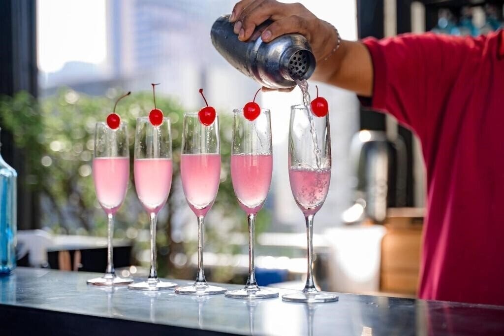 Територія Hotel Clover Asoke 4*