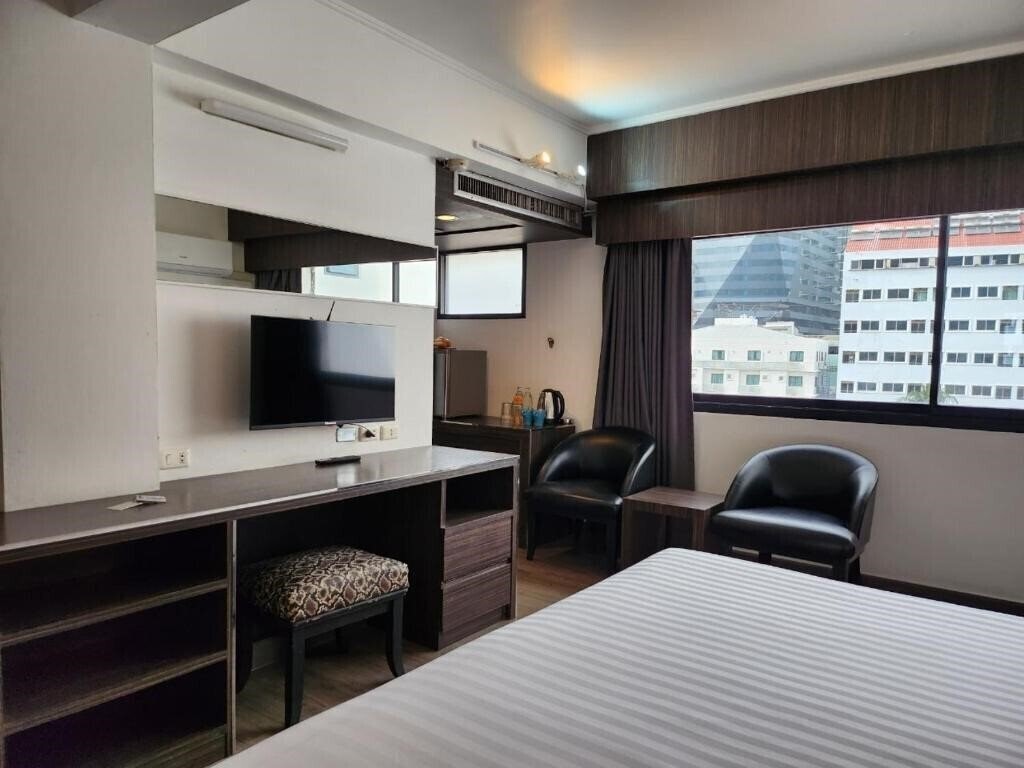 Фотографія White Palace Bangkok 3*