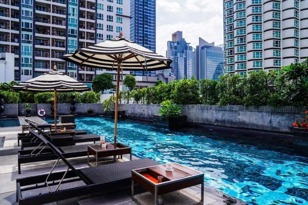 Территория Movenpick Hotel Sukhumvit 15 Bangkok 5*