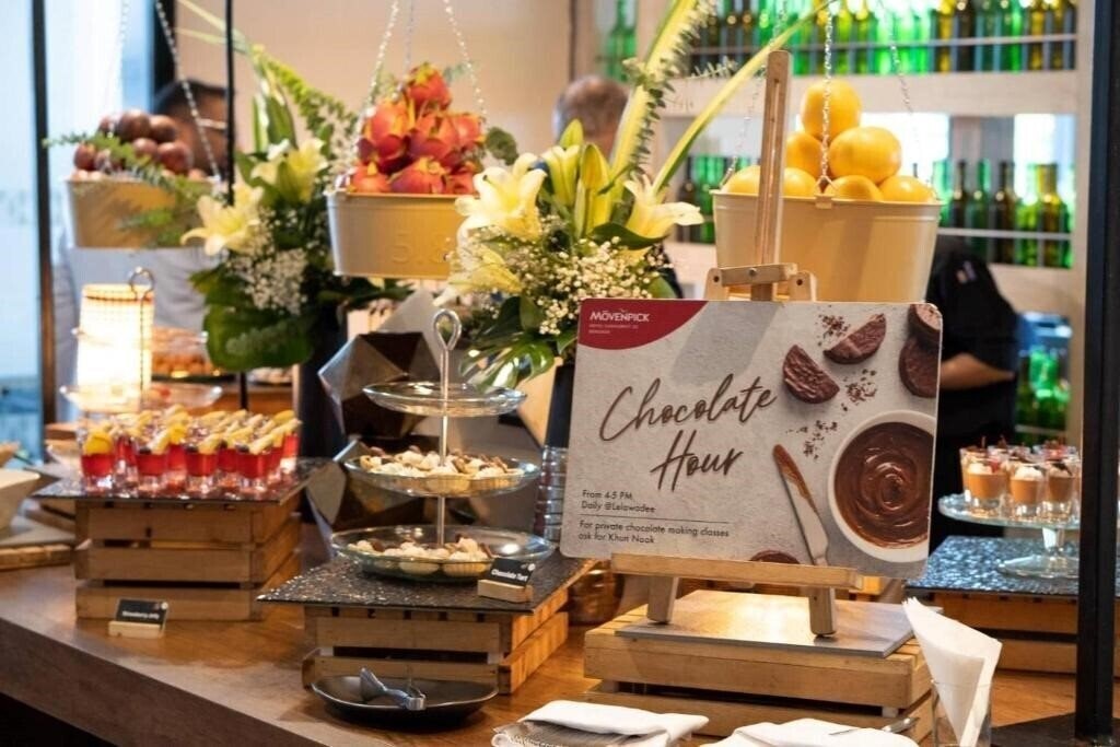 Вид Movenpick Hotel Sukhumvit 15 Bangkok 5*