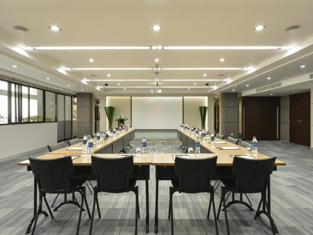 Територія Centre Point Silom 4*