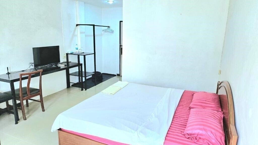 Панорама A House Boutique Guesthouse Bangkok 2*
