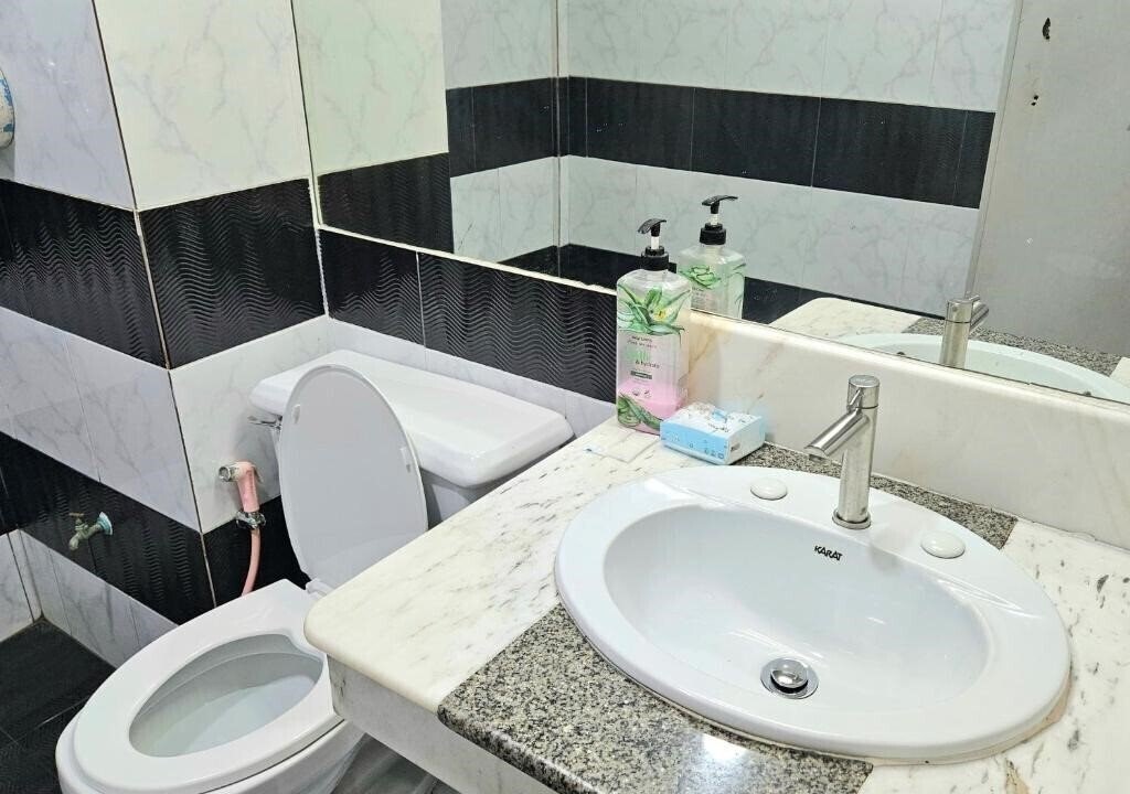 Изображение A House Boutique Guesthouse Bangkok 2*