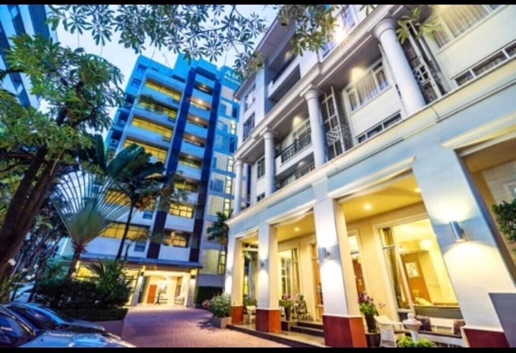 Готель Asoke Residence Sukhumvit 4*