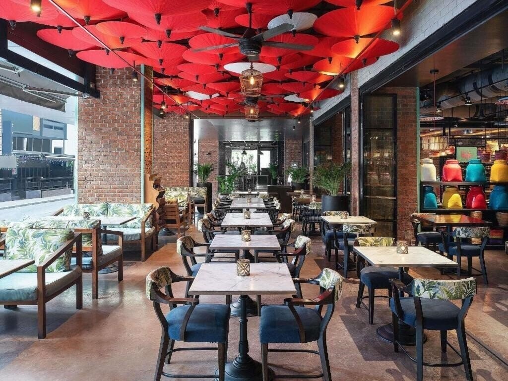 Территория Mercure Bangkok Sukhumvit 11 4*