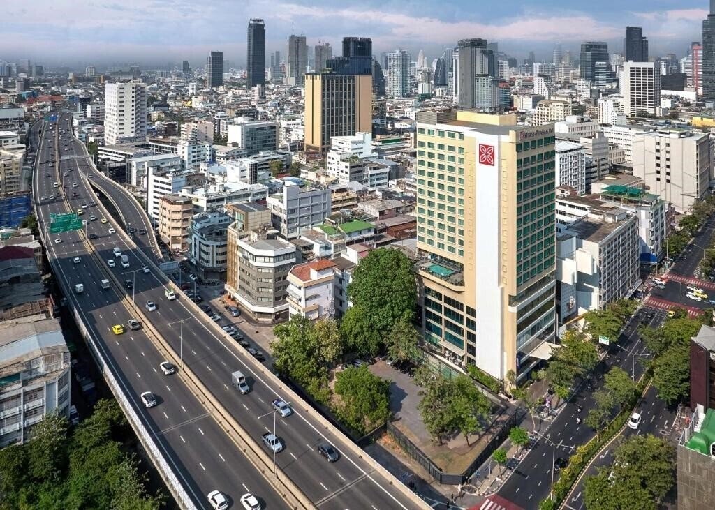 Отель Hilton Garden Inn Bangkok Silom (ex. Novotel Bangkok Silom Road, Novotel Bangkok Fenix Silom) 4*