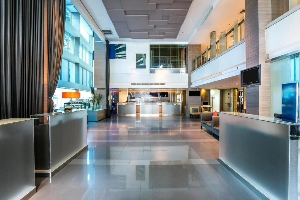 Апартаменты Hilton Garden Inn Bangkok Silom (ex. Novotel Bangkok Silom Road, Novotel Bangkok Fenix Silom) 4*