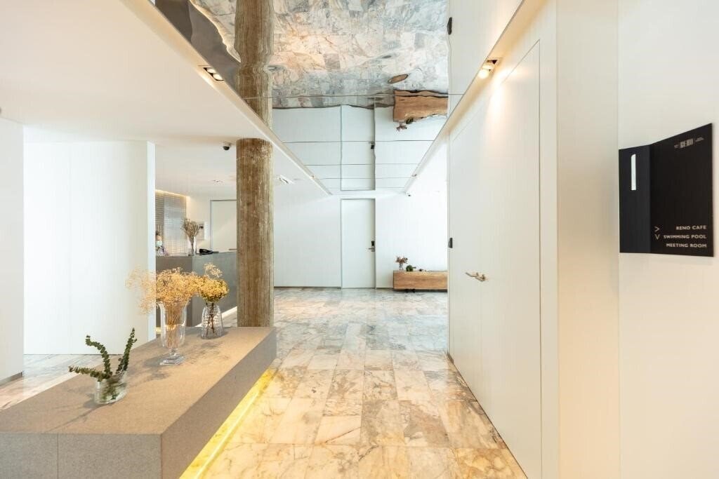 Панорама Reno Hotel Bangkok Southwind Crew 4*