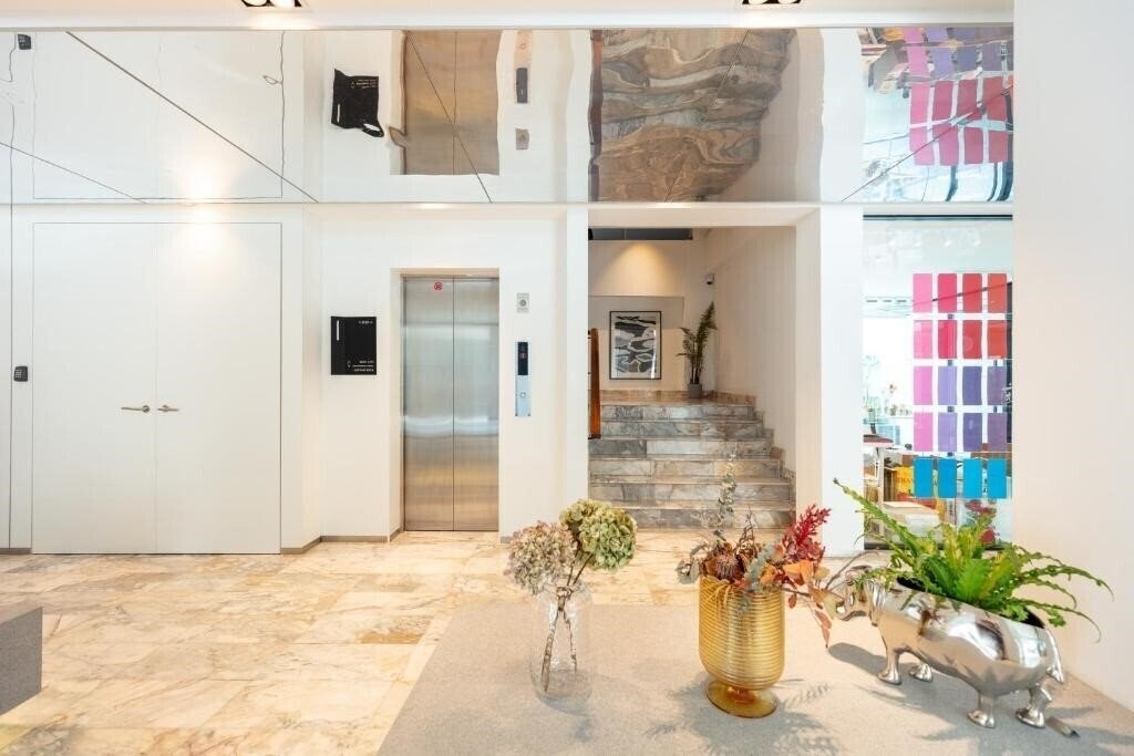 Территория Reno Hotel Bangkok Southwind Crew 4*