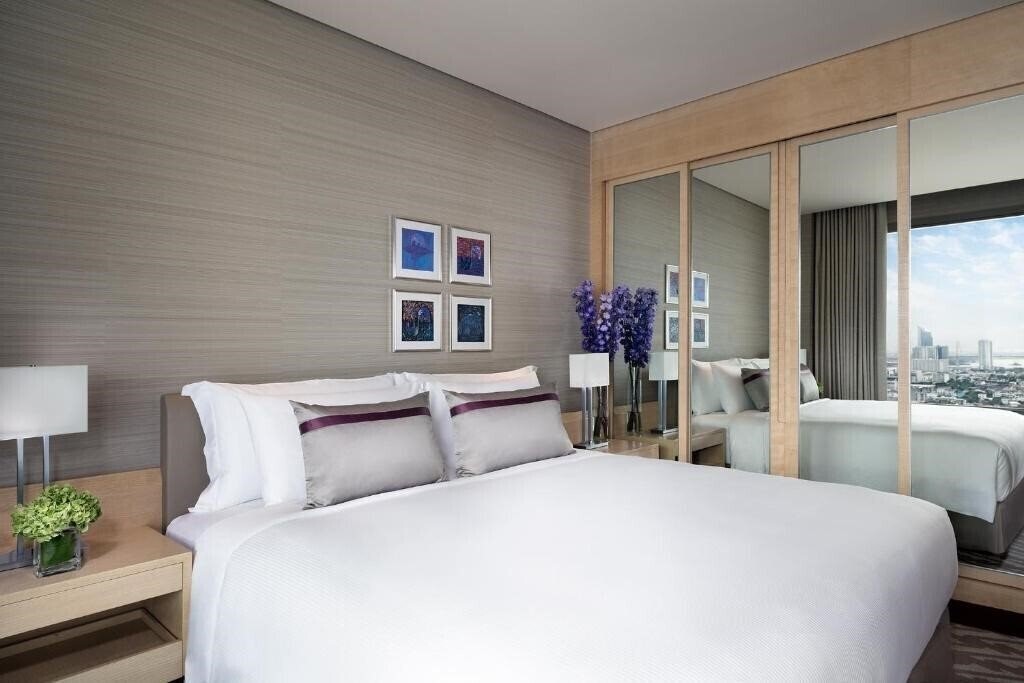 Вид Avani Plus Riverside Bangkok Hotel отель без категории