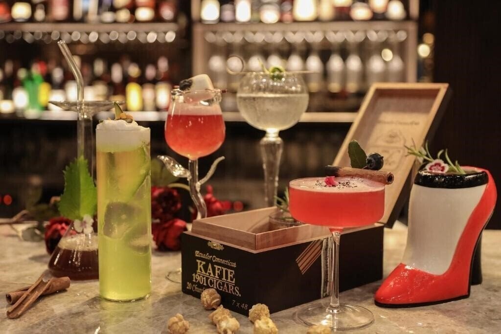 Территория The Coach Boutique Hotel Sukhumvit 14 4*