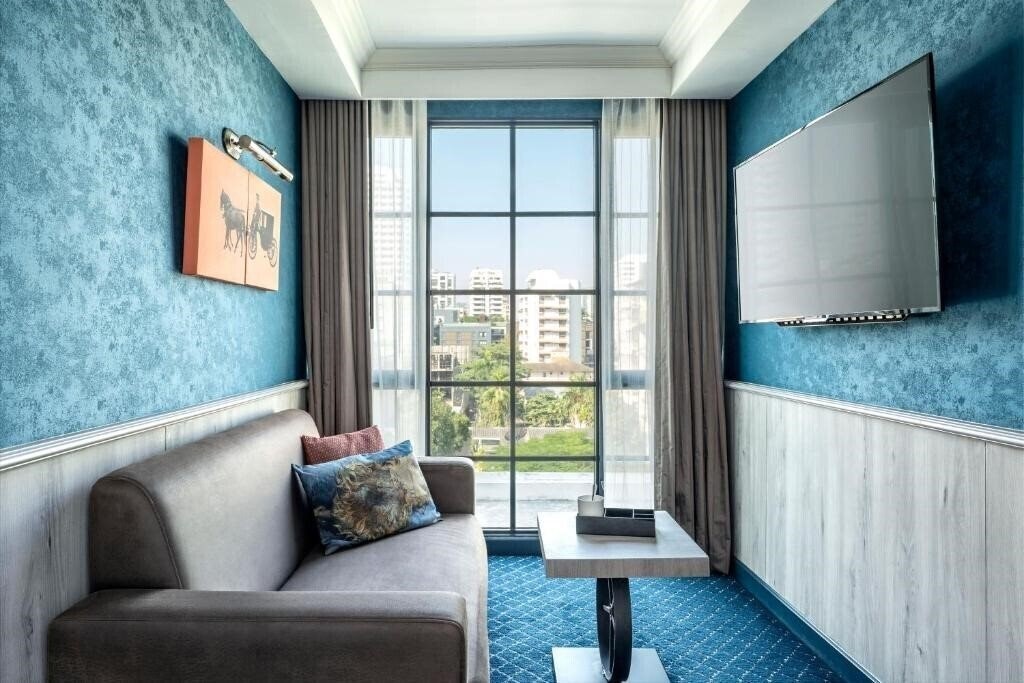 Панорама Montraj Coach Sukhumvit 4*
