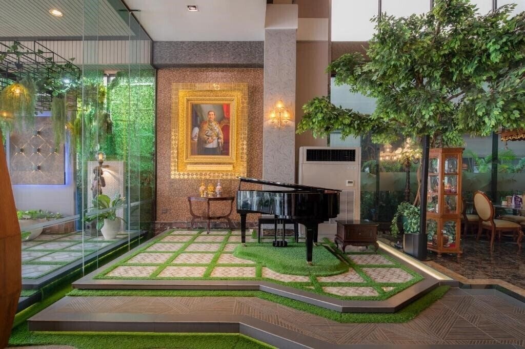 Вид Alexander Hotel 3*