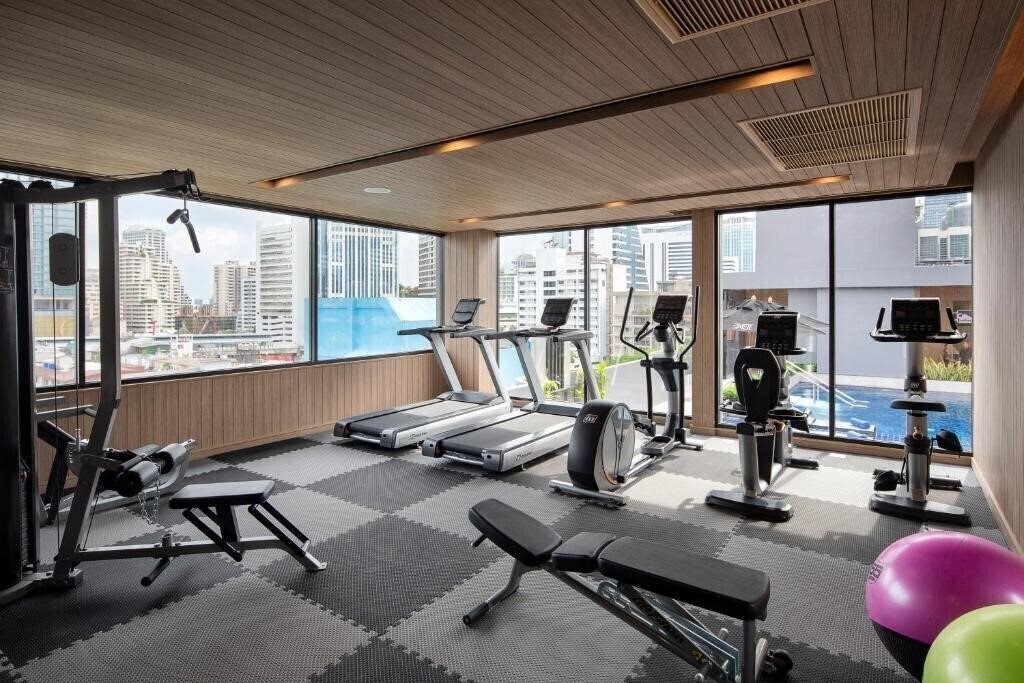 Фотографія Eleven Hotel Bangkok 4*