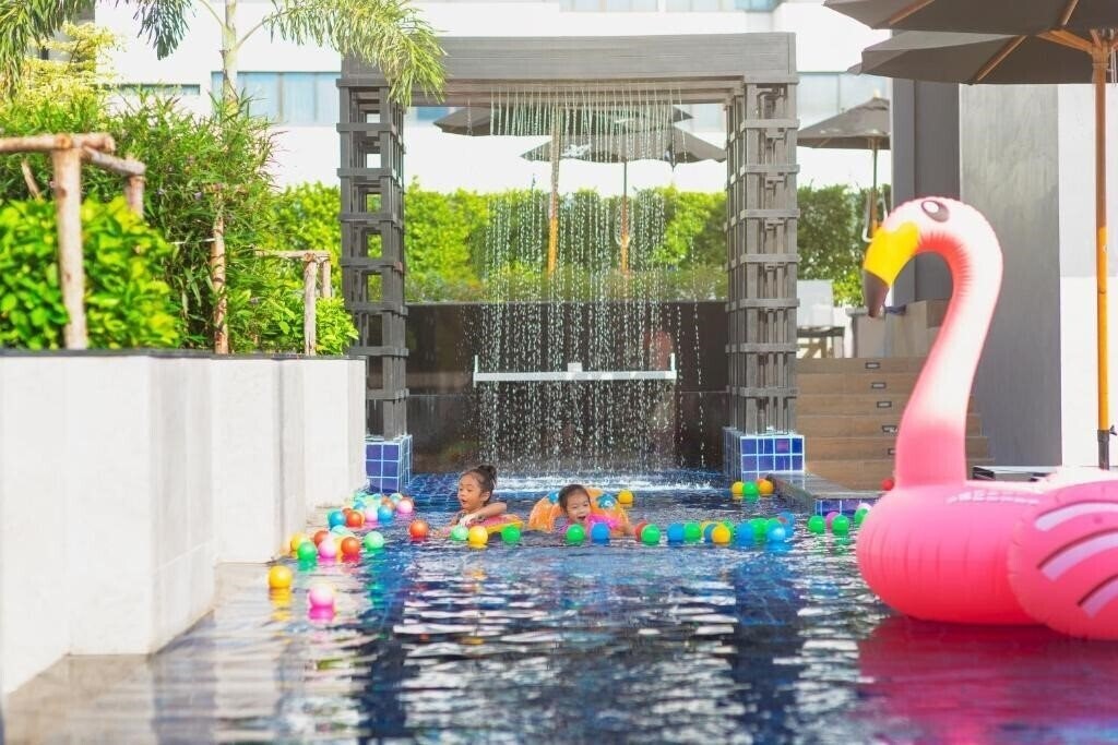 Панорама Eleven Hotel Bangkok 4*