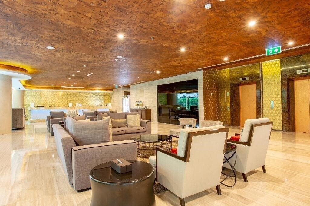 Апартаменты Graceland Bangkok By Grace Hotel 4*