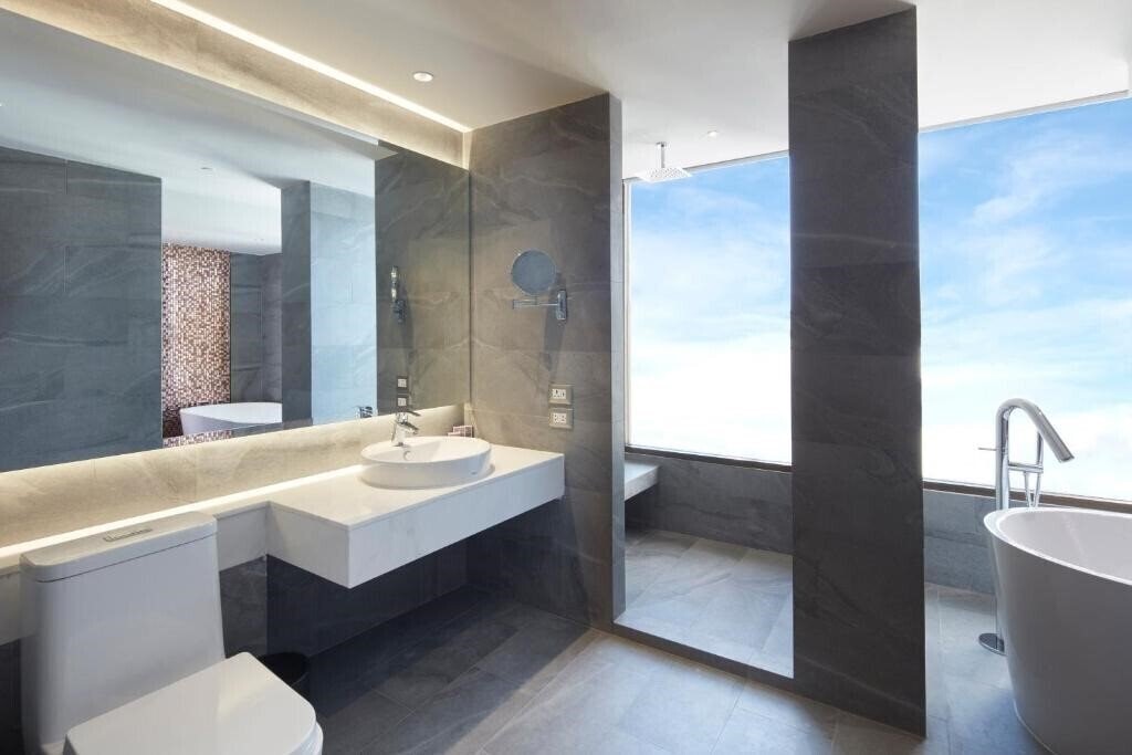 Панорама Grace At Five By Grace Hotel 4*