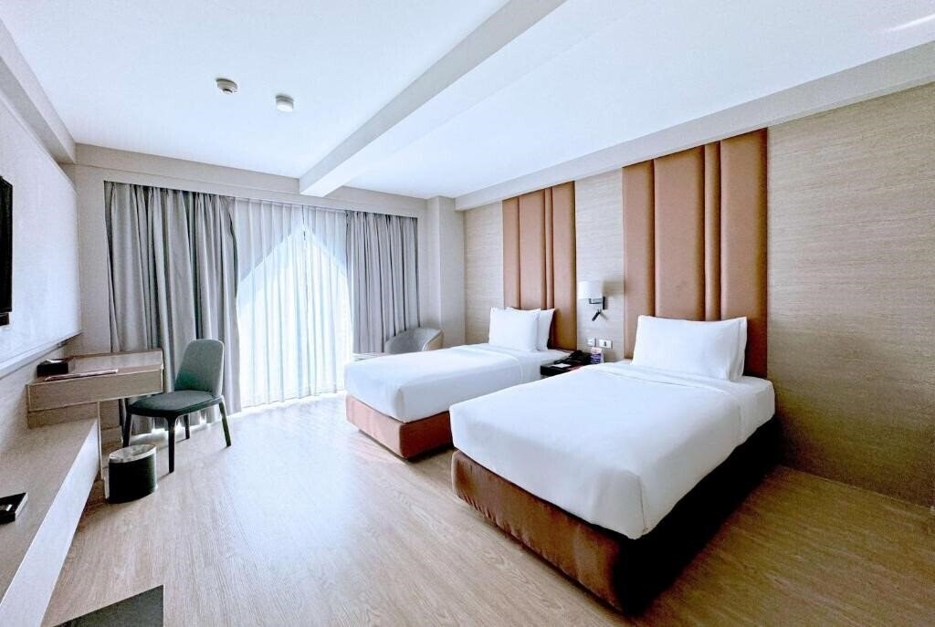 Вид Ramada By Wyndham Bangkok Sukhumvit 11 3*