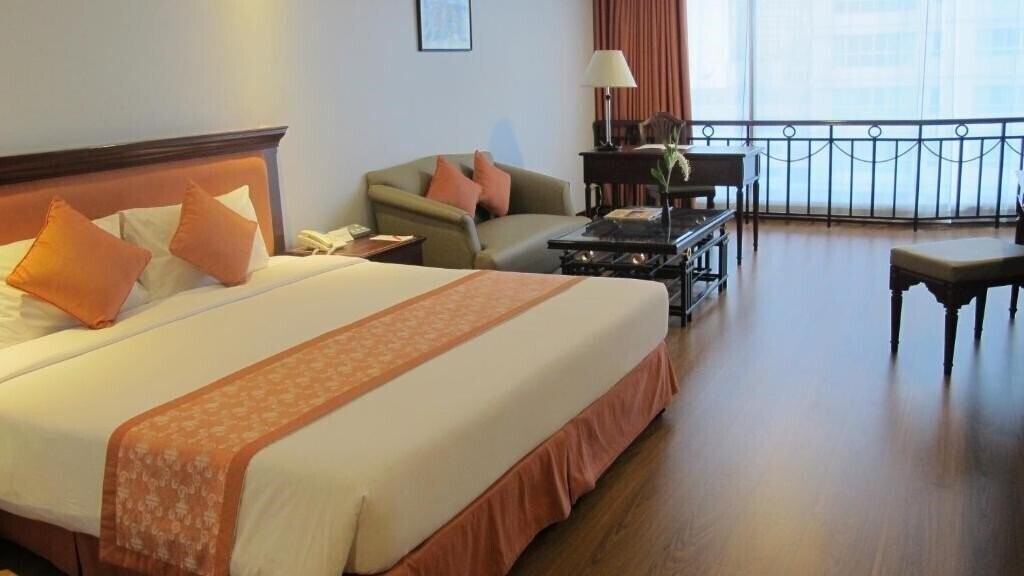 Вид Tai-Pan Bangkok 3*