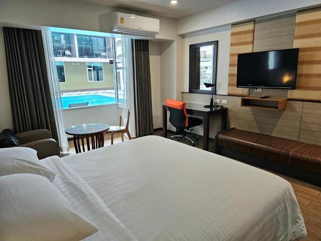 Панорама Dynasty Inn Grande 4*