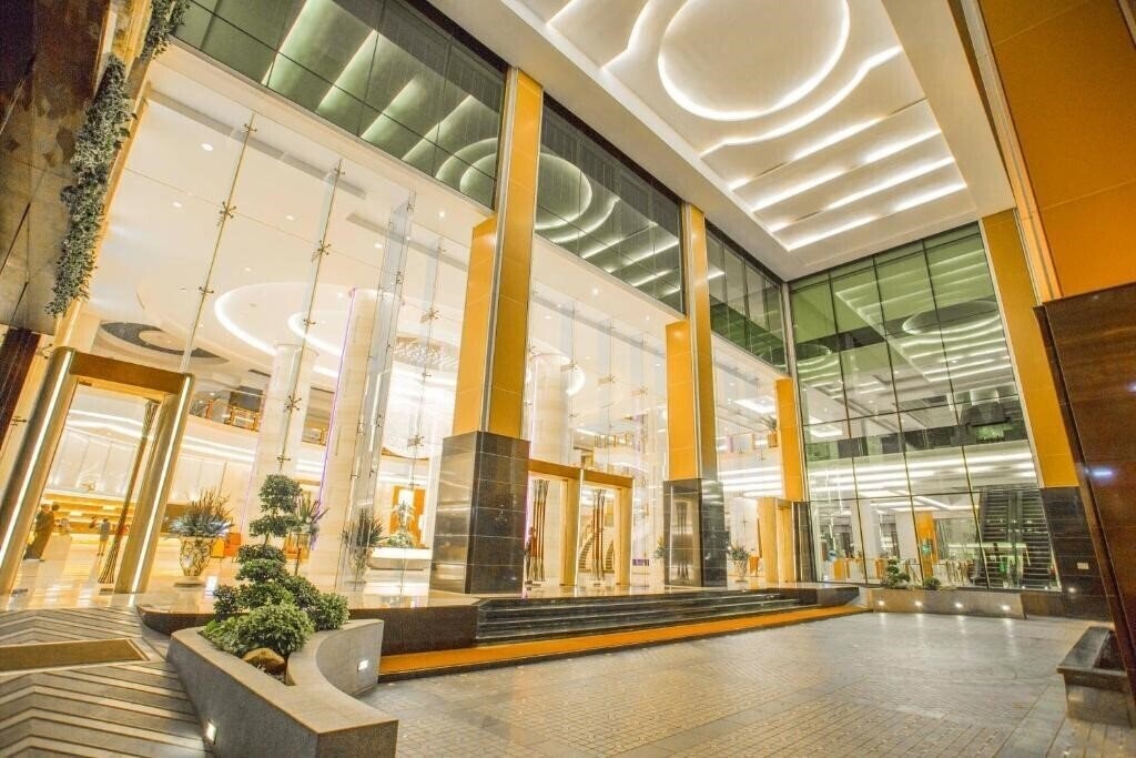 Территория The Grand Fourwings Convention Hotel Bangkok 5*