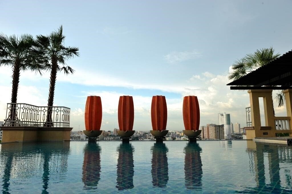 Апартаменты The Grand Fourwings Convention Hotel Bangkok 5*