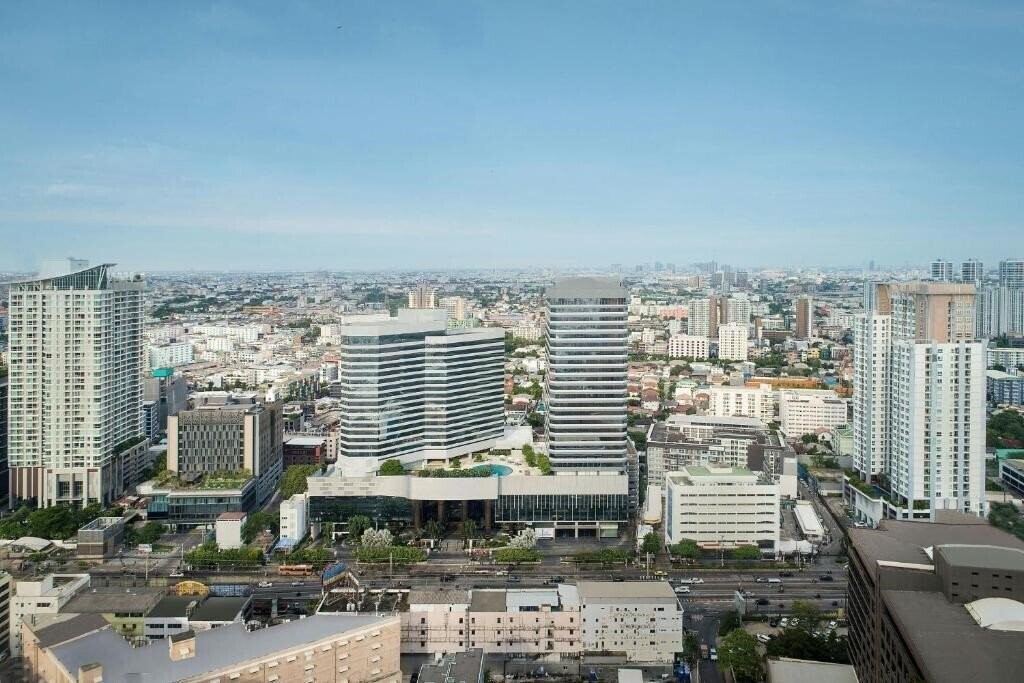 Готель Swissotel Bangkok Ratchada 5*