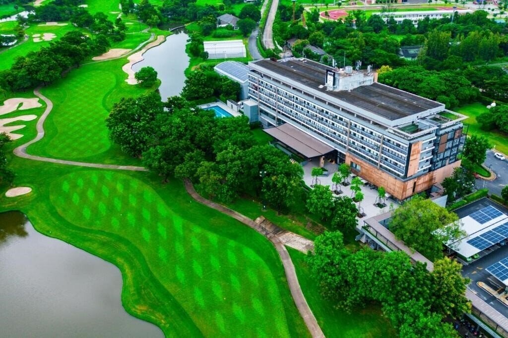 Отель Tinidee Hotel Golf Club 3*
