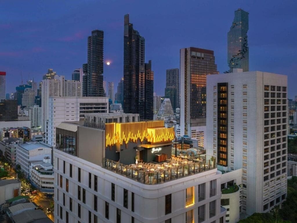 Готель Mercure Bangkok Surawong 4*