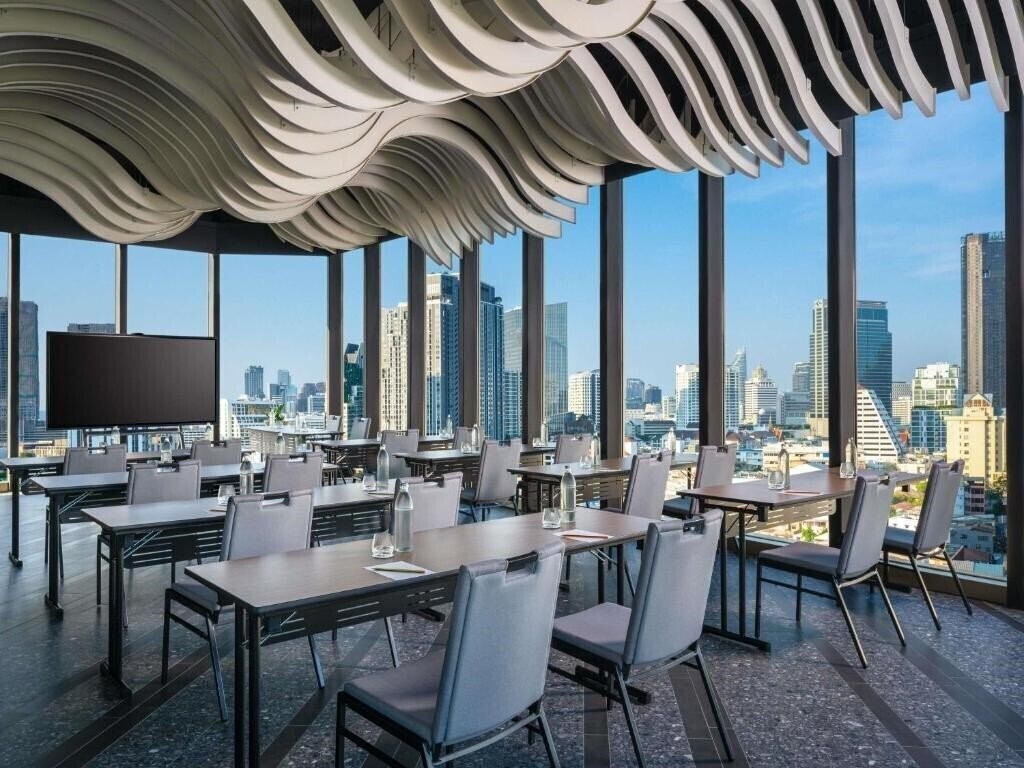 Фото Mercure Bangkok Surawong 4*