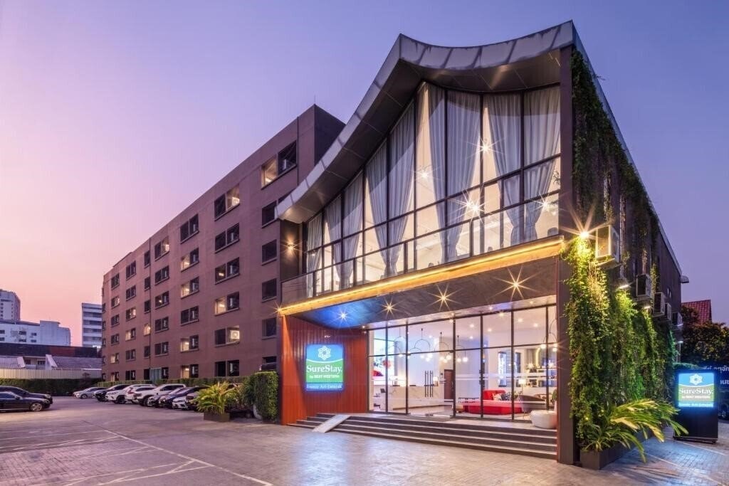 Картинка Surestay by Best Western Iconic Ari-Jatujak 4*