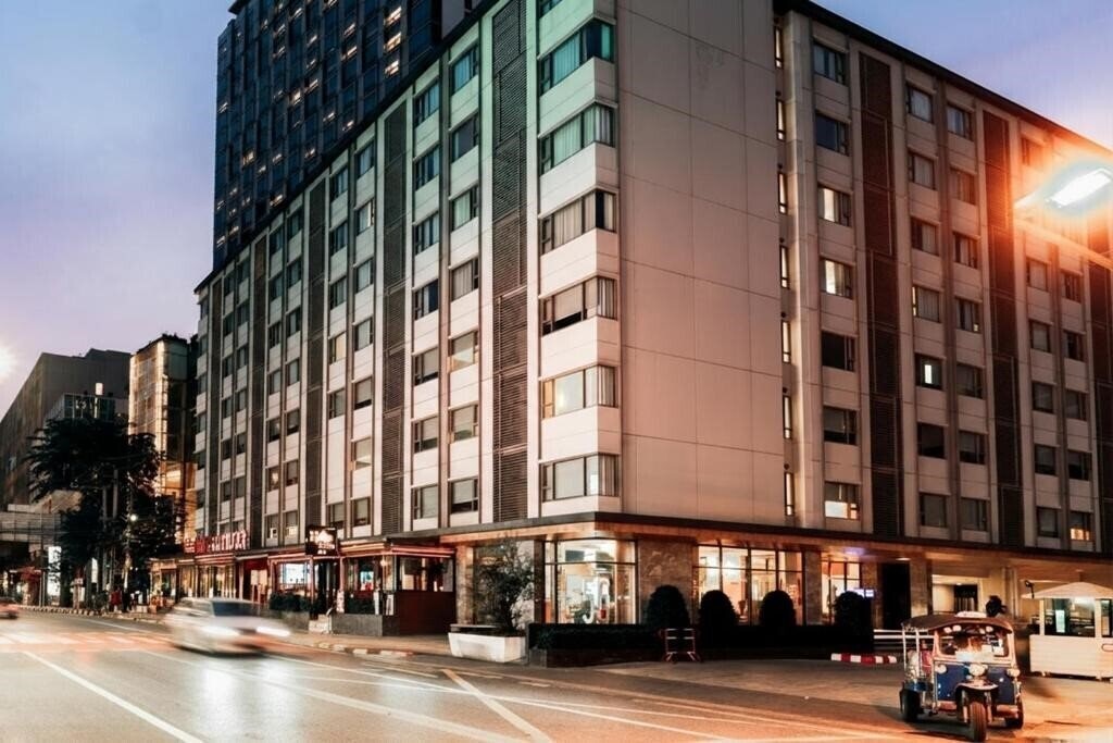 Отель 56 Surawong Bangkok Hotel 3*
