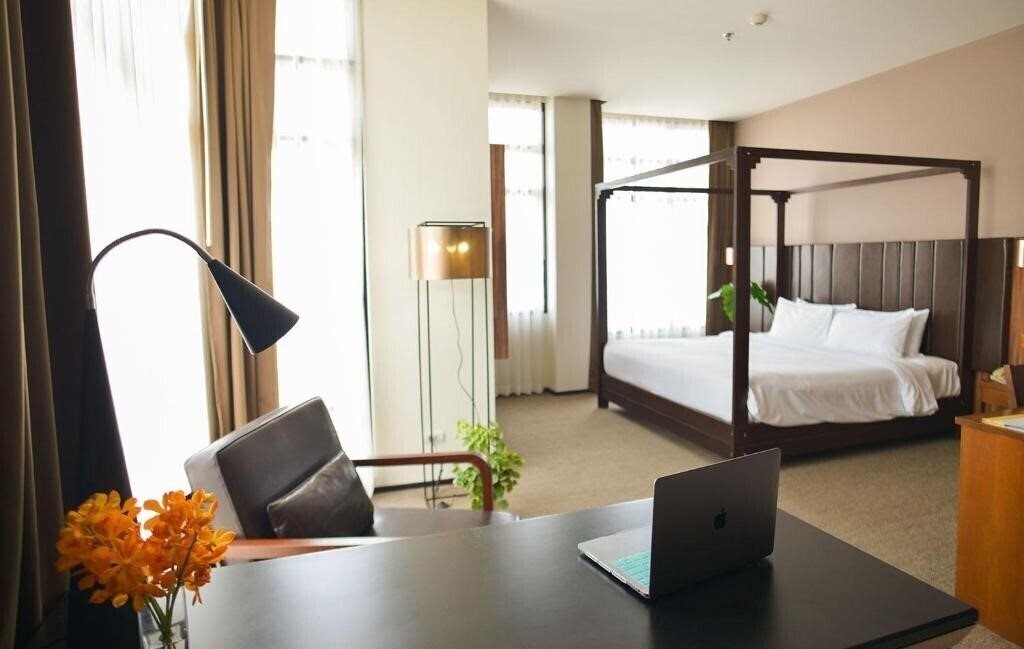 Территория Grand Howard Hotel 4*