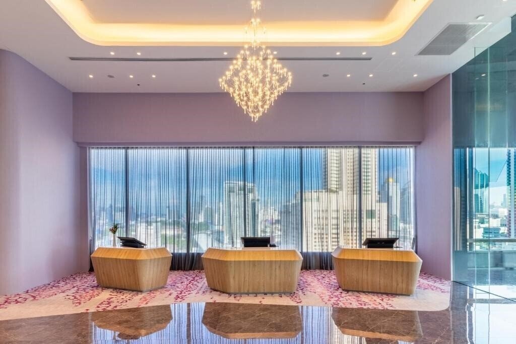 Зображення Queensland Hotel Bangkok 4*